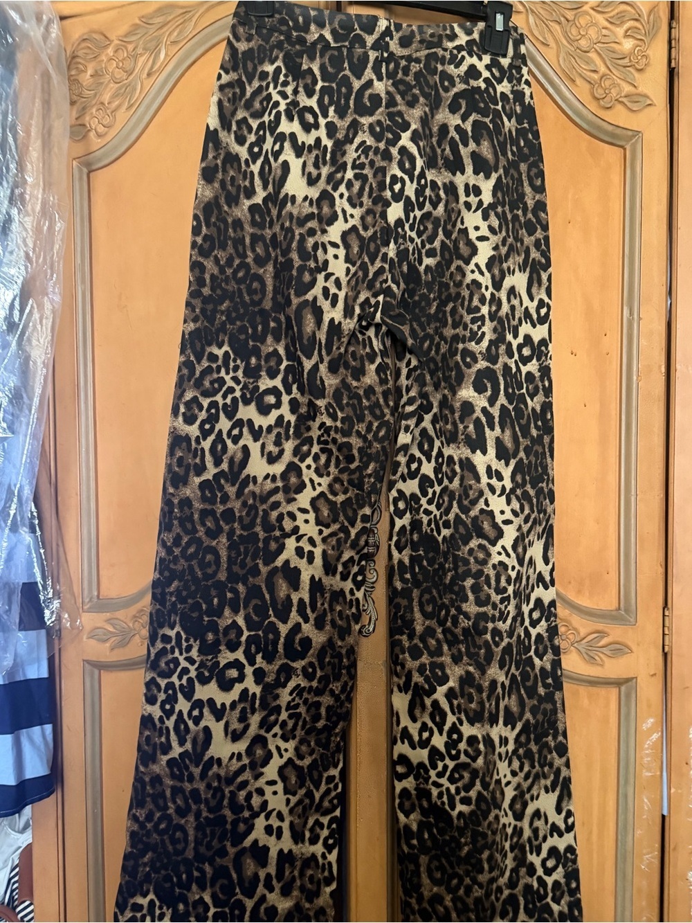 Leopard Print Wide-Leg Pants in Beige Black - Picture 4 of 8